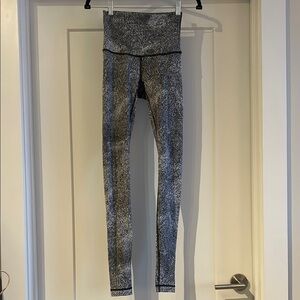 Lululemon Wunder Under High-Waisted leggings Size 4